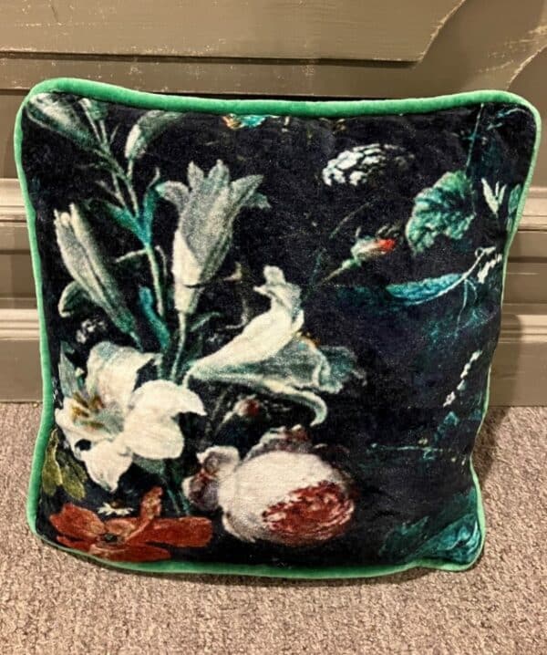Mini square cushion